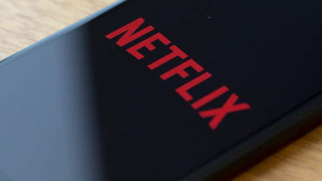 Imagen para el artículo titulado Netflix ahora puede descargar series y películas de forma automática en tu teléfono