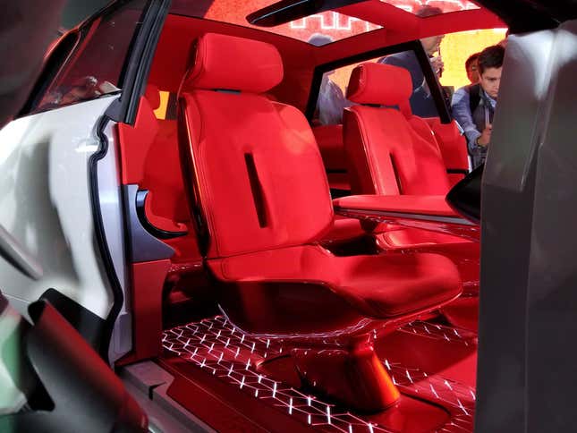 Image for article titled The Kia HabaNiro Is a Futuristic Mashup of What's Popular Right Now