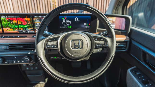 Image for article titled The Rad 2021 Honda E Thrives In A City Like Tokyo But Lacks The Value That Would Make It An Icon