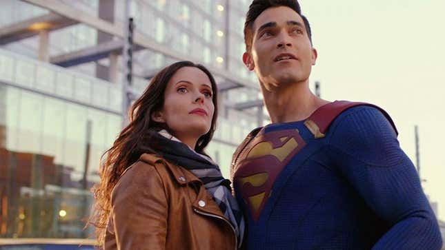Lois Lane (Elizabeth Tulloch) and Superman (Tyler Hoechlin)