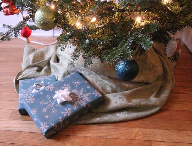 Image for article titled Gifts From Aunt Already Under Tree
