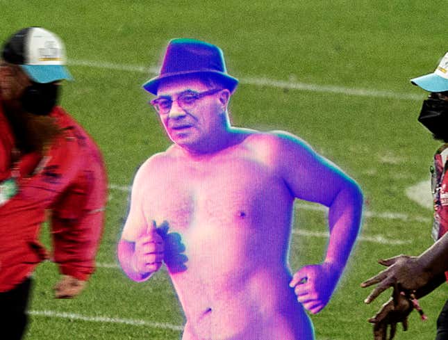 Image for article titled Streaking Vince Lombardi Hologram Eludes Stadium Security