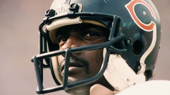 Image for article titled Talking Head In Walter Payton Documentary Clearly Doesn&#39;t Know Payton Is Dead