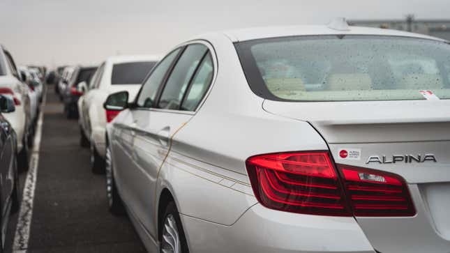 Image for article titled Inside Japan's Biggest Used Car Auction