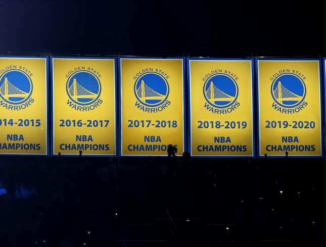 Image for article titled Golden State Raises 2018, 2019, 2020 Championship Banners