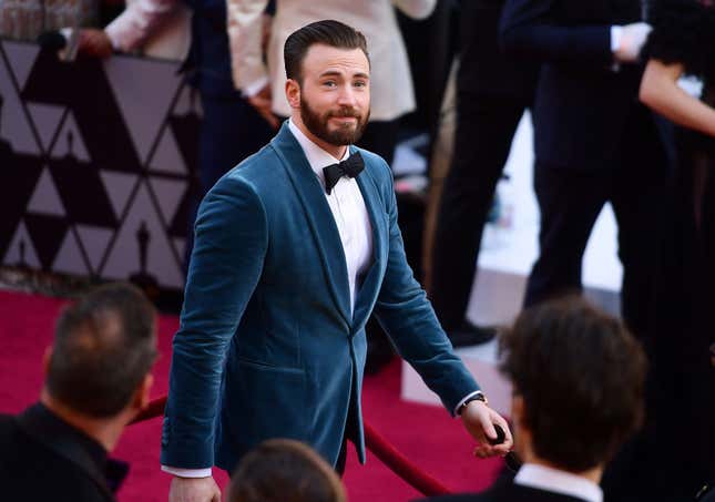 Image for article titled Everyone Is Having a Great Time Teasing Chris Evans About Accidentally Leaking His Own Nudes