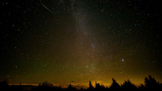 Image for article titled See the Perseid Meteor Shower Peak Tonight