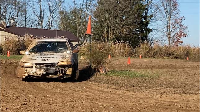 Image for article titled Here's What It's Like To Compete In HooptieX, The Off-Road Race For Total Junkers