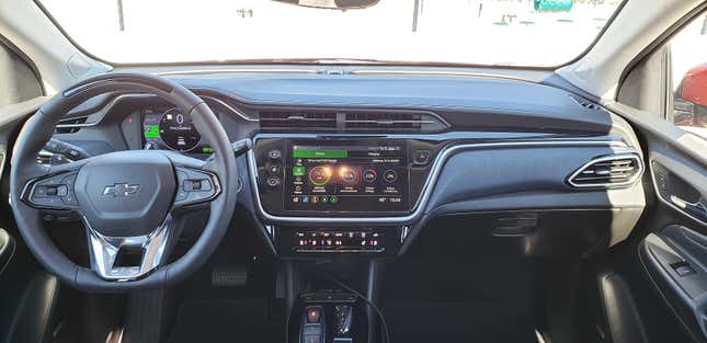 Image for article titled The 2022 Chevy Bolt EUV Is Inexpensive And Spacious, But It Lacks AWD, Proper Fast Charging