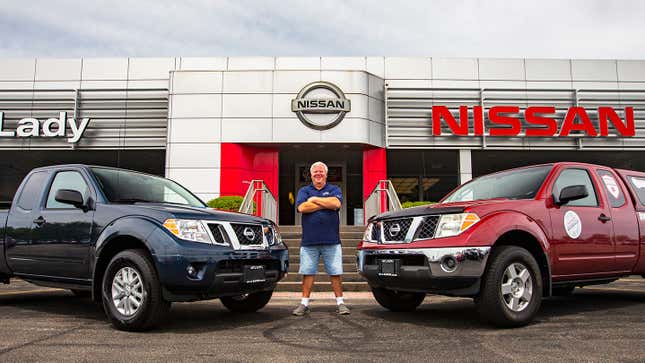 Image for article titled Million-Mile Nissan Frontier Traded In For Nearly Identical Truck 13 Years Later