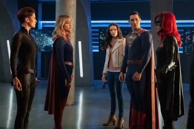 Image for article titled RIP Everyone: A Whole Lot of People Died in the First Episode of CW's Crisis