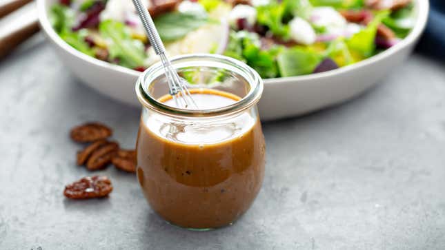 Image for article titled It Sounds Weird, but Add a Little Vanilla to Your Vinaigrette