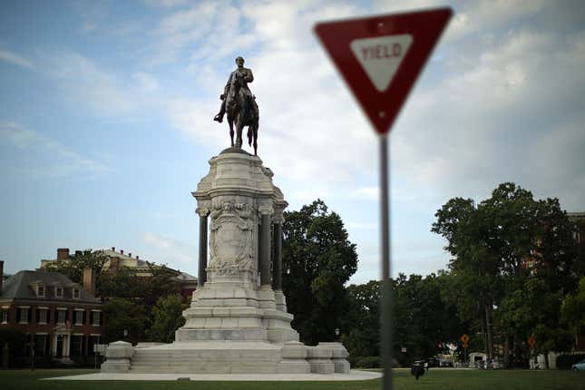 Image for article titled ‘Richmond Is No Longer the Capital of the Confederacy’: Virginia Will Remove Robert E. Lee Statue, Four Other Confederate Monuments
