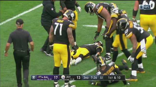 Image for article titled Mason Rudolph Leaves Ravens-Steelers After Getting Knocked Out By Earl Thomas