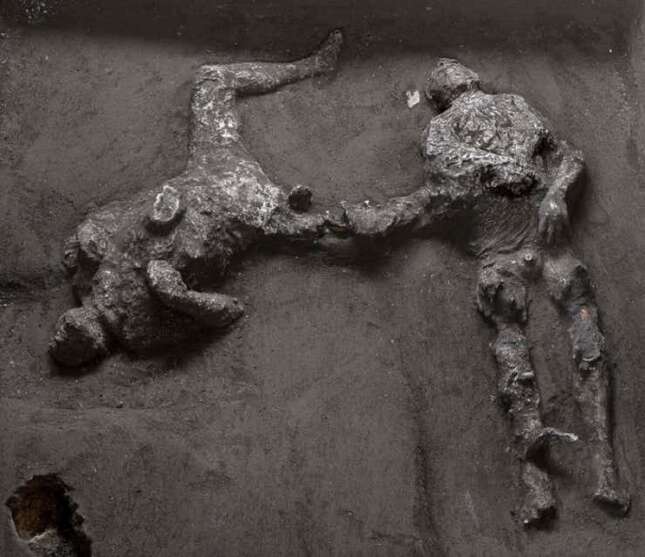 Imagen para el artículo titulado Descubren los restos de dos muertos en la erupción del Vesubio en Pompeya