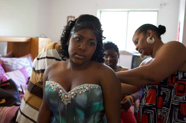 <i>Midnight In Paris</i> finds a final hurrah for teenage life in one town’s prom preparations