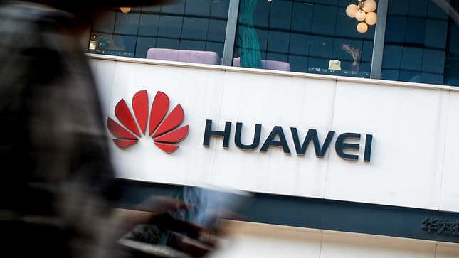 Image for article titled Huawei Is in Talks to Launch a &#39;Pilot Program&#39; Using Russian OS as Replacement for Android