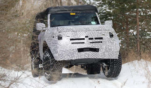  El prototipo Ford Bronco de dos puertas parece una bestia todoterreno en estas nuevas imágenes