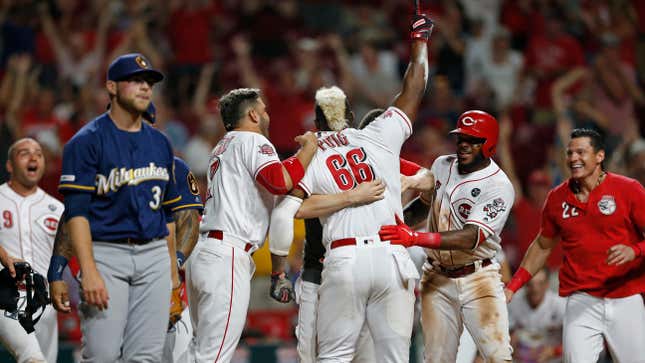 Image for article titled Yasiel Puig Beats The Brewers With His Signature Brand Of Derring-Do