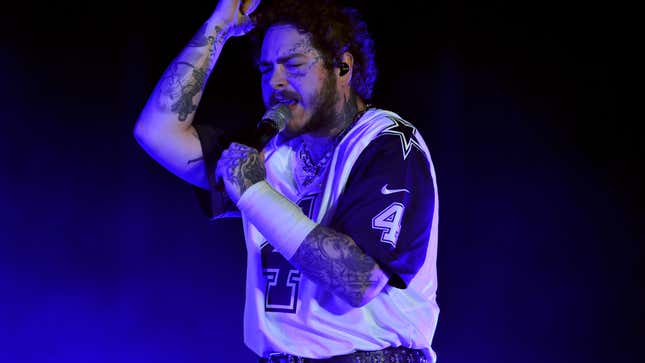 Image for article titled Tuck In Everything, but Don&#39;t Tuck In Your Jersey Like Post Malone