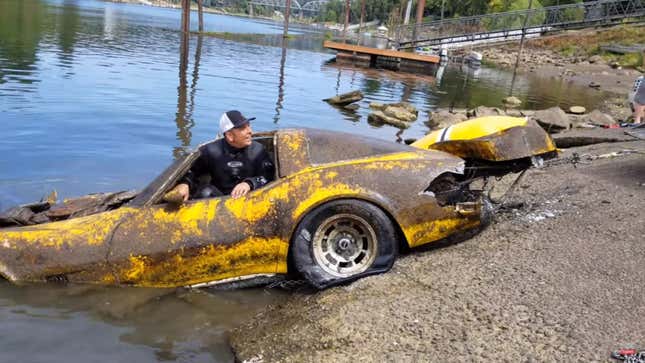 Image for article titled This Corvette Spent Over 20 Years At The Bottom Of A River