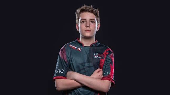 Envían a la policía a casa de un jugador profesional de Fortnite de 14 años durante un torneo en directo