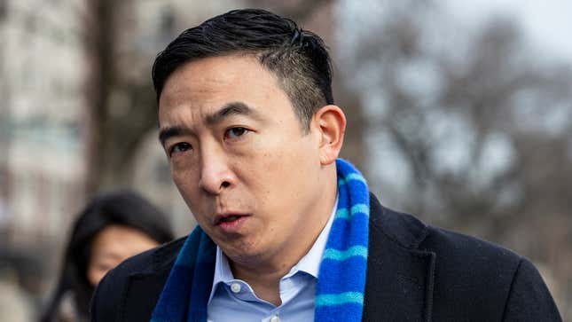 Image for article titled Andrew Yang Leading NYC Mayoral Race After Flipping Off Residents And Telling Them To Suck His Dick