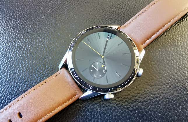 Imagen para el artículo titulado El Huawei Watch GT2 es un reloj deportivo que te enamorará si puedes vivir con su gran fallo de software