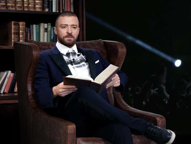 Image for article titled Justin Timberlake Starts Halftime Show With 13-Hour, 39-Minute Reading From ‘A Tale Of Two Cities’