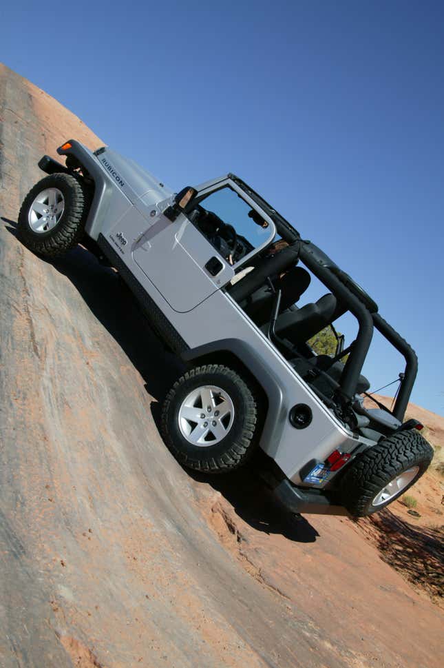 Image for article titled Why The 2004 To 2006 Jeep Wrangler Unlimited 'LJ' Is The Holy Grail Of Jeeps