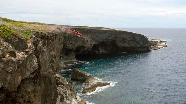 Image for article titled Experts Caution New Car Loses 90% Of Value As Soon As You Drive It Off Cliff