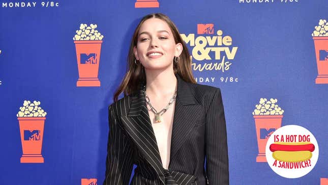 Victoria Pedretti at the 2019 MTV Movie Awards