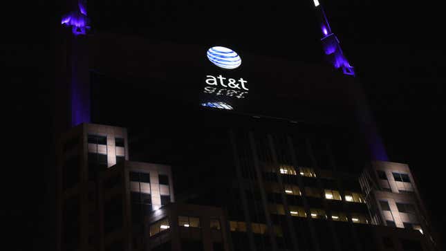 Image for article titled Want AT&amp;T to Fix Your Internet? Try Taking Out a $10,000 Newspaper Ad