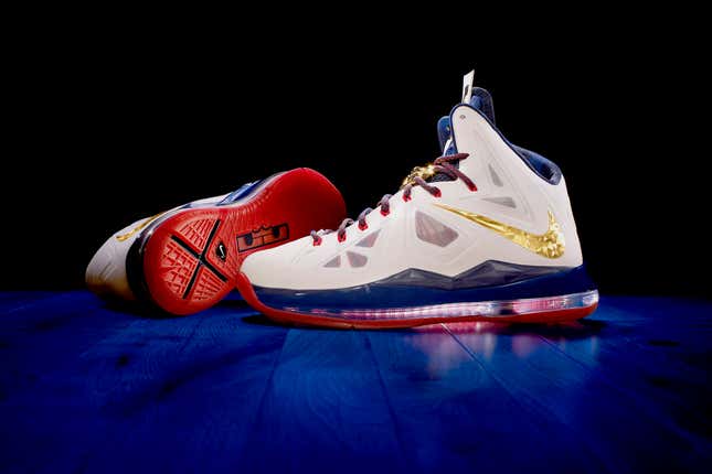 Image for article titled Features Of LeBron James&#39; New Shoe