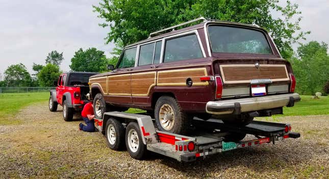 Image for article titled What It Was Like Towing a Free Jeep Grand Wagoneer With the 2020 Jeep Gladiator