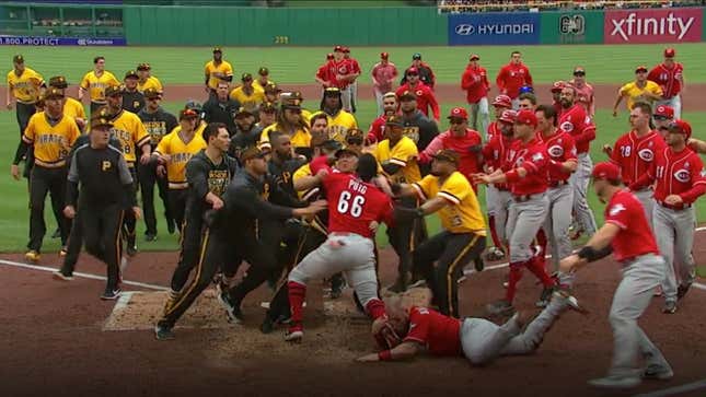Image for article titled Yasiel Puig Tried To Fight All Of Pittsburgh After Pirates Pitcher Chris Archer Threw Behind Derek Dietrich