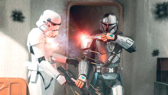 Imagen para el artículo titulado Esta cuenta de Instagram crea imágenes increíbles de Star Wars con los juguetes de la saga