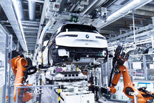 Image for article titled The BMW iX Is A 300-Mile Electric Flagship And A Huge Deal For BMW