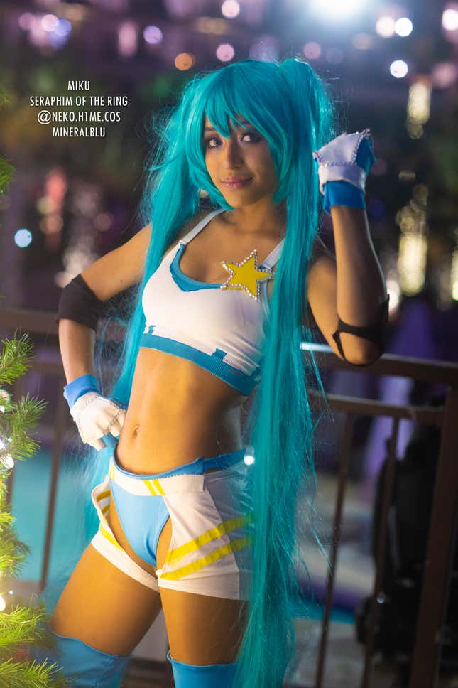 Image for article titled 2019's Last Big Cosplay Show Was A Christmas Treat