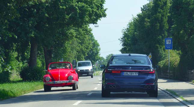 Image for article titled What It Was Like to Go 170 MPH in BMW's Swankiest Super Sedan