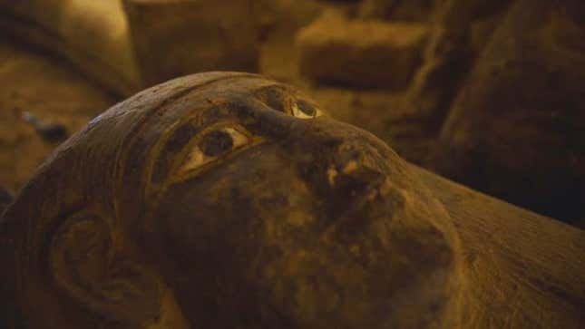 Imagen para el artículo titulado Descubren en Egipto 13 ataúdes de 2500 años de antigüedad completamente sellados