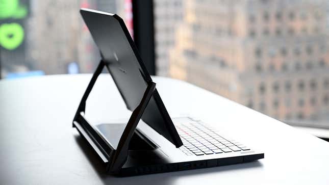 Image for article titled The Acer Predator Triton 900 Is Almost a Great Portable Battlestation