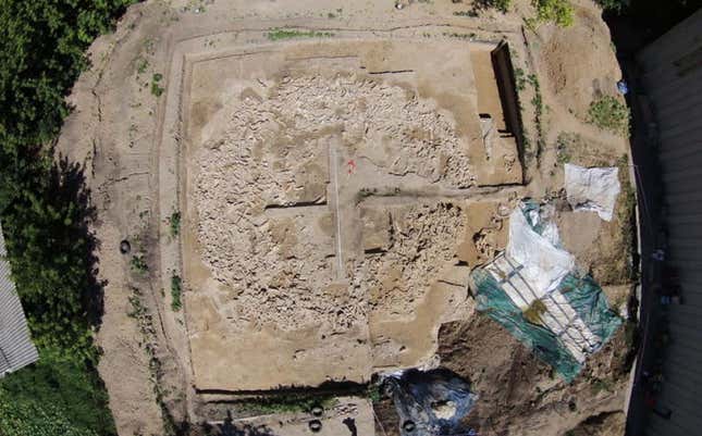Imagen para el artículo titulado Los científicos descubren una estructura de la edad de hielo hecha de huesos de 60 mamuts