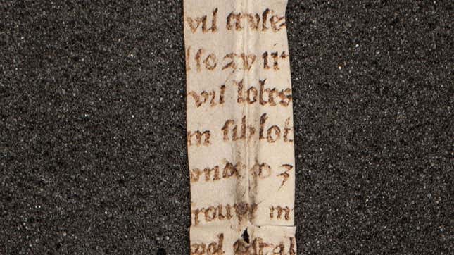 Several lines of Der Rosendorn on the Melk fragment. 