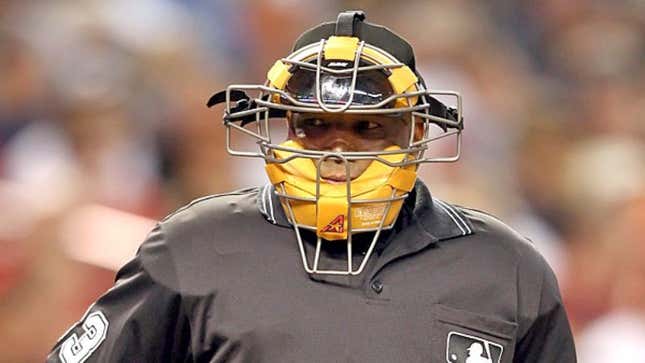 Image for article titled Shrewd Umpire Not About To Be Fooled By Catcher Moving Glove Into Strike Zone
