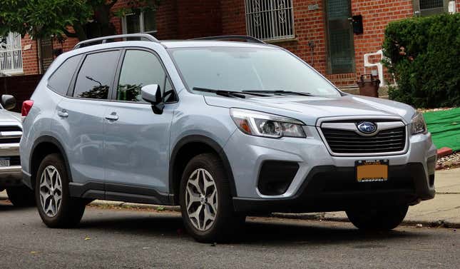 Imagen para el artículo titulado Estos son los 10 mejores autos actuales según Consumer Reports, y hay un solo vehículo eléctrico