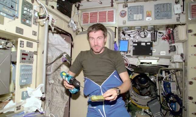 El hombre que viajó en el tiempo 0.02 segundos