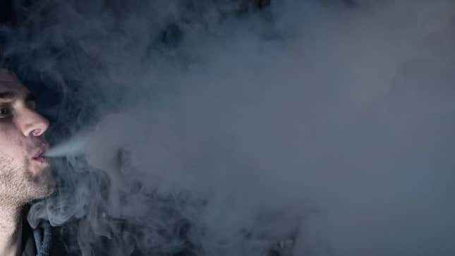 La misteriosa enfermedad pulmonar relacionada con el vapeo podría estar causada por cartuchos de THC del mercado negro.