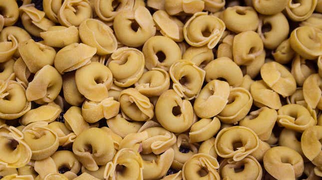 Image for article titled Last Call: Loose pasta? Yay or nay?