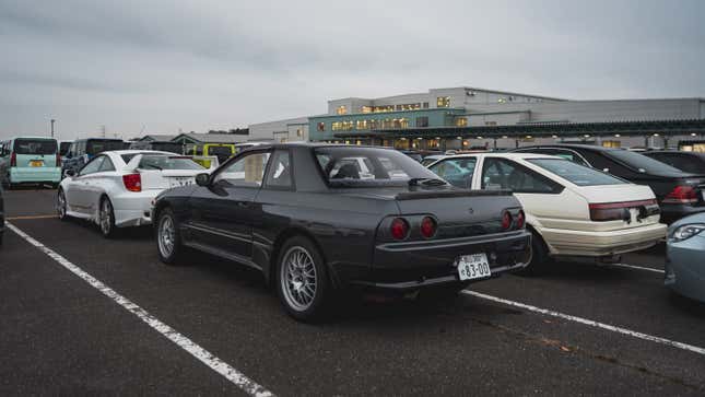 Image for article titled Inside Japan's Biggest Used Car Auction